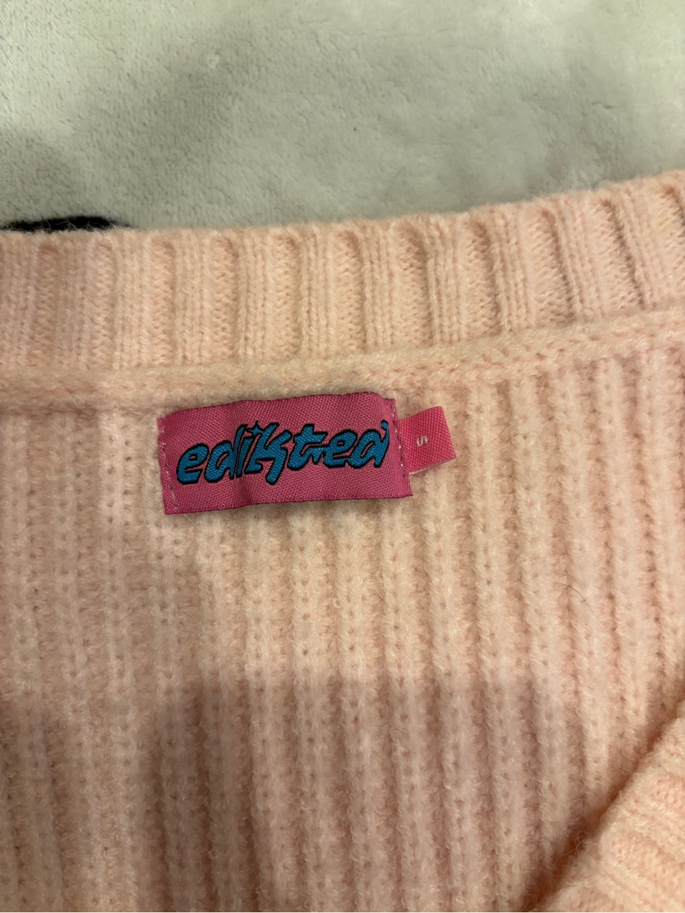 Edikted Light Pink Cropped Button-Front Ribbed Cardigan - Picture 3 of 3